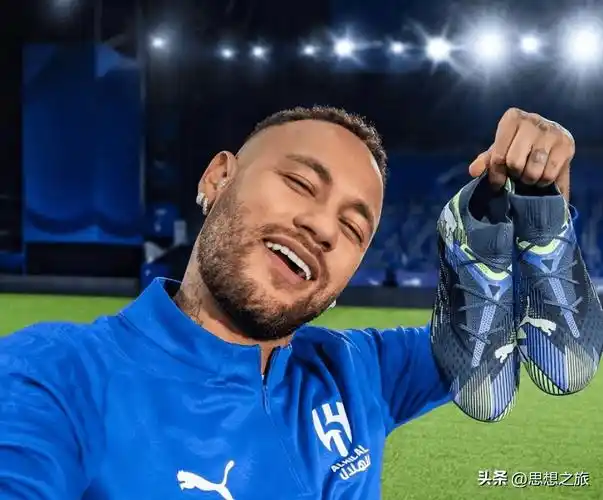 一个更加健 一个更加健